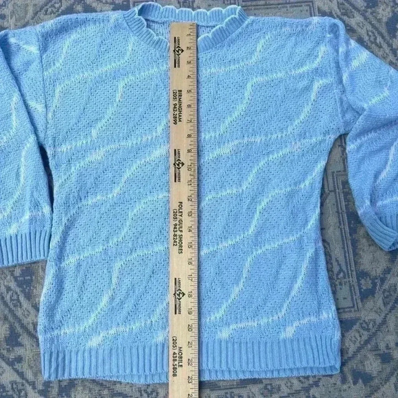 Vintage Centennial Knits Ltd Blue Scallop neck wavy 3D design white Medium 90s - Picture 6 of 9